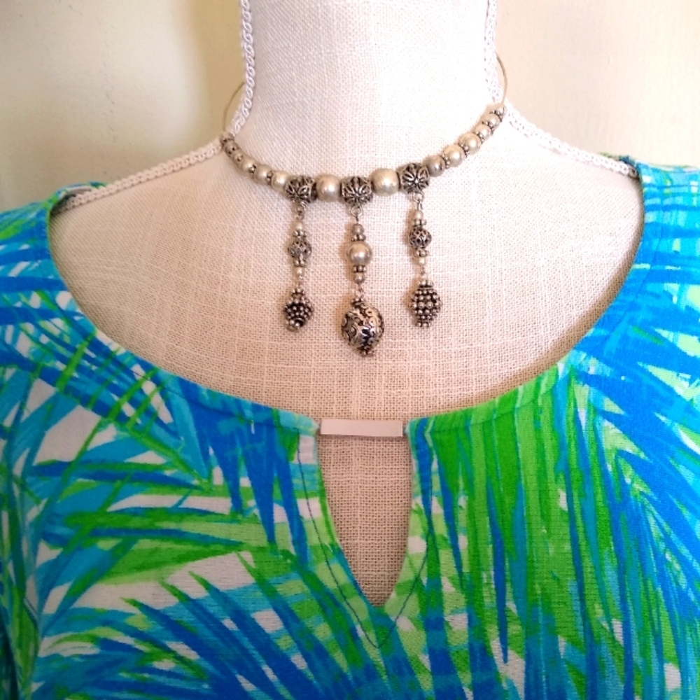 Tropical looking Ruby Rd 1x colorful blouse